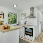 3 Bedroom Cozy In Sjaellands Odde Ferienhaus *