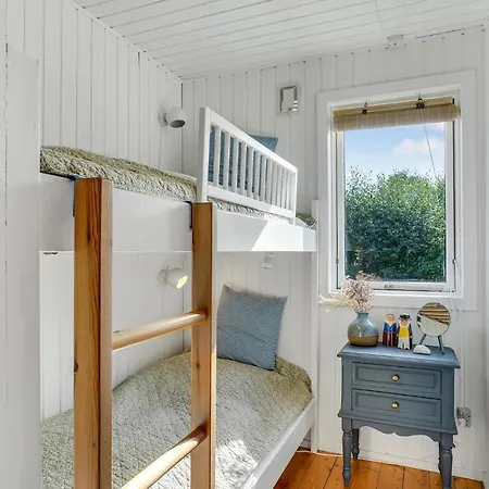 3 Bedroom Cozy In Sjaellands Odde Feriehus